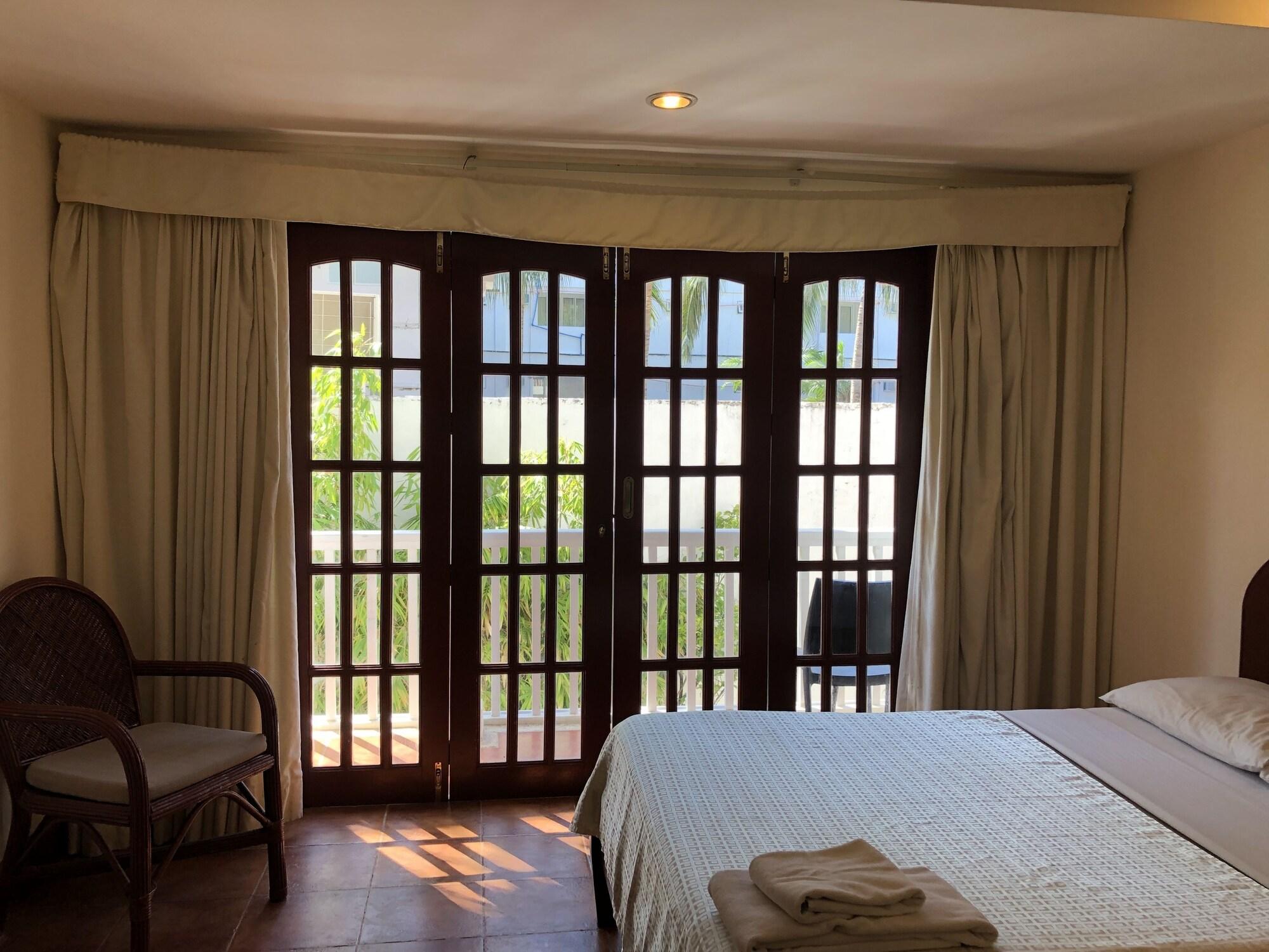 Hey Jude Resort Hotel Balabag  Екстериор снимка
