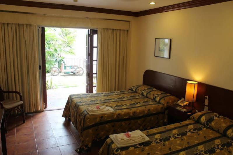 Hey Jude Resort Hotel Balabag  Екстериор снимка